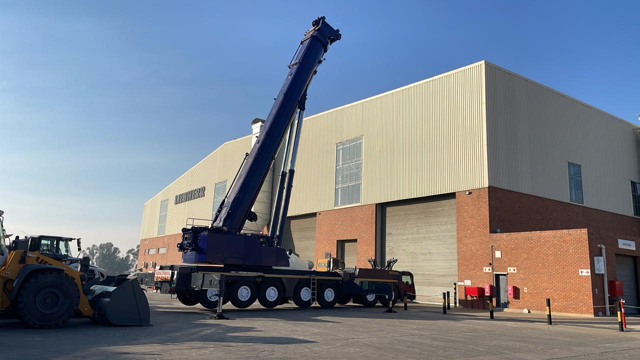 Crane Hire — M&M Training and Rigging